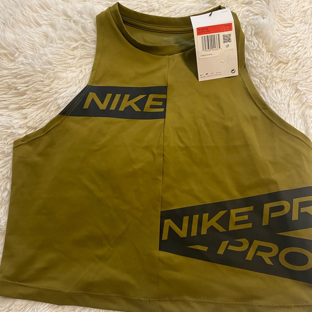 Nike pro
